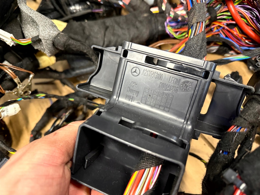 фото №5, Електропроводка джгут салону кабіни салон відсік - mercedes w213 kombi 2.0 d