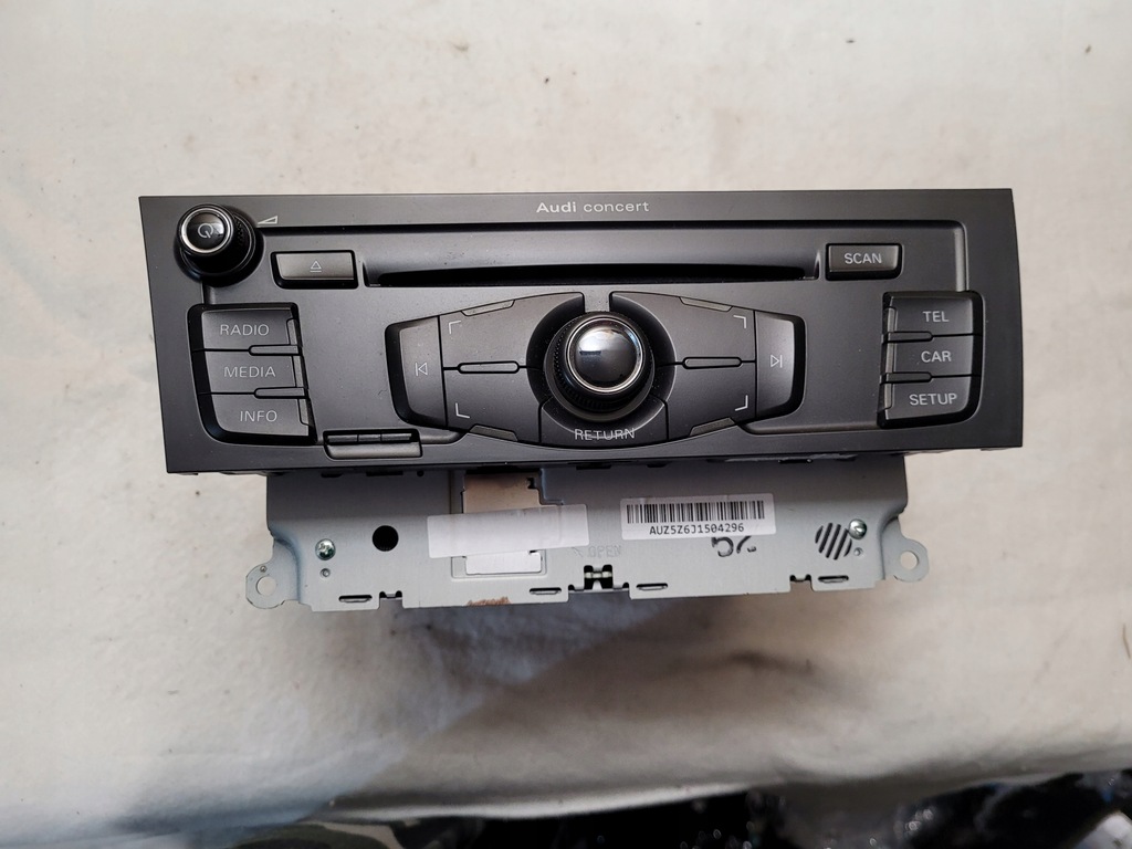 фото №1, Audi concert a4 a5 q5 8t1035186p