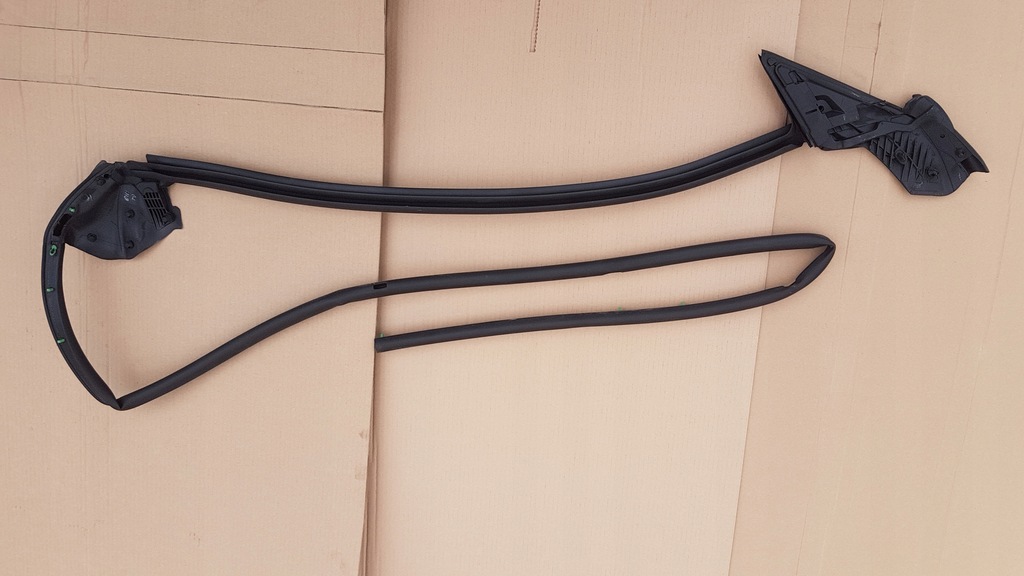 фото №1, Прокладка дверь r porsche 992 19-23 992837640er