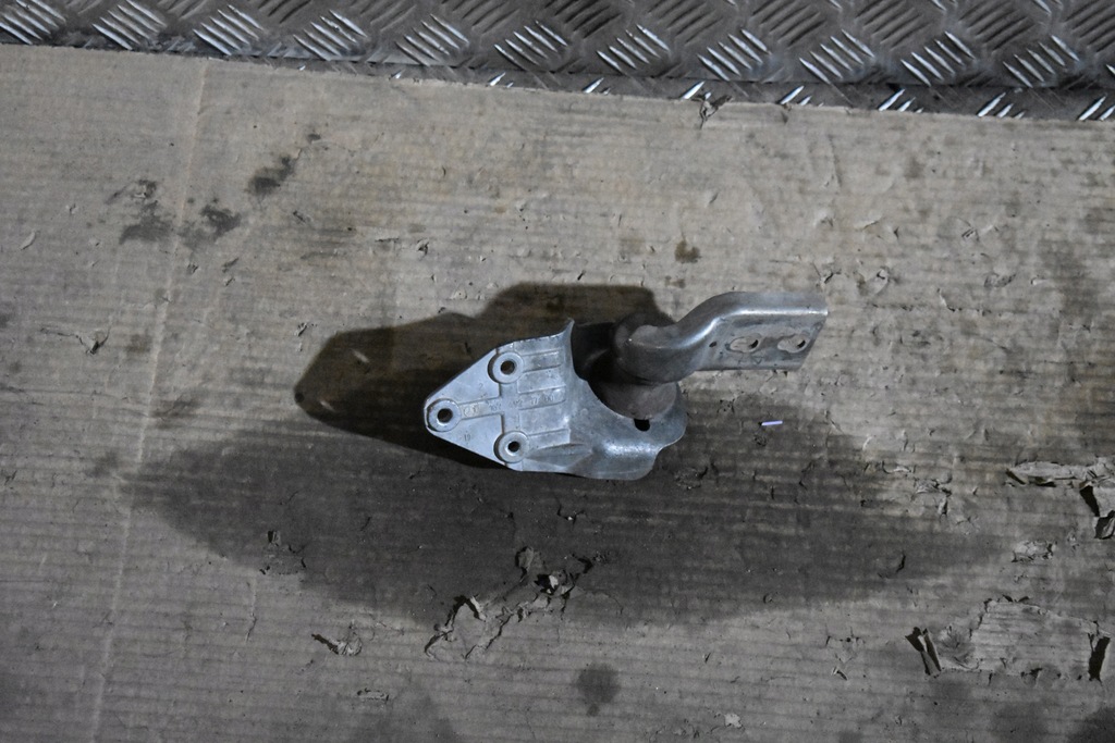 фото №1, Idealne кронштейн кронштейн mercedes w167 1