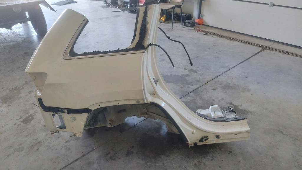 фото №1, Grand cherokee wk2 11-20r крыло правый задняя четверть