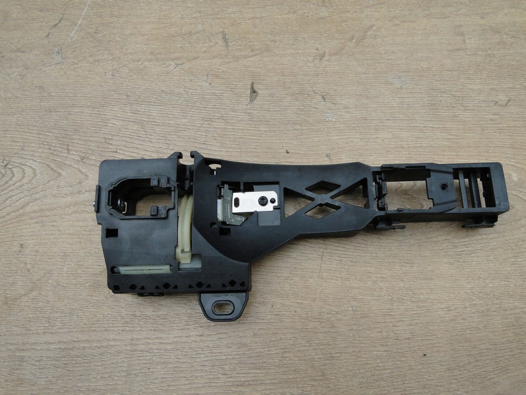 фото №7, Renault megane iv кронштейн ручка правий задня