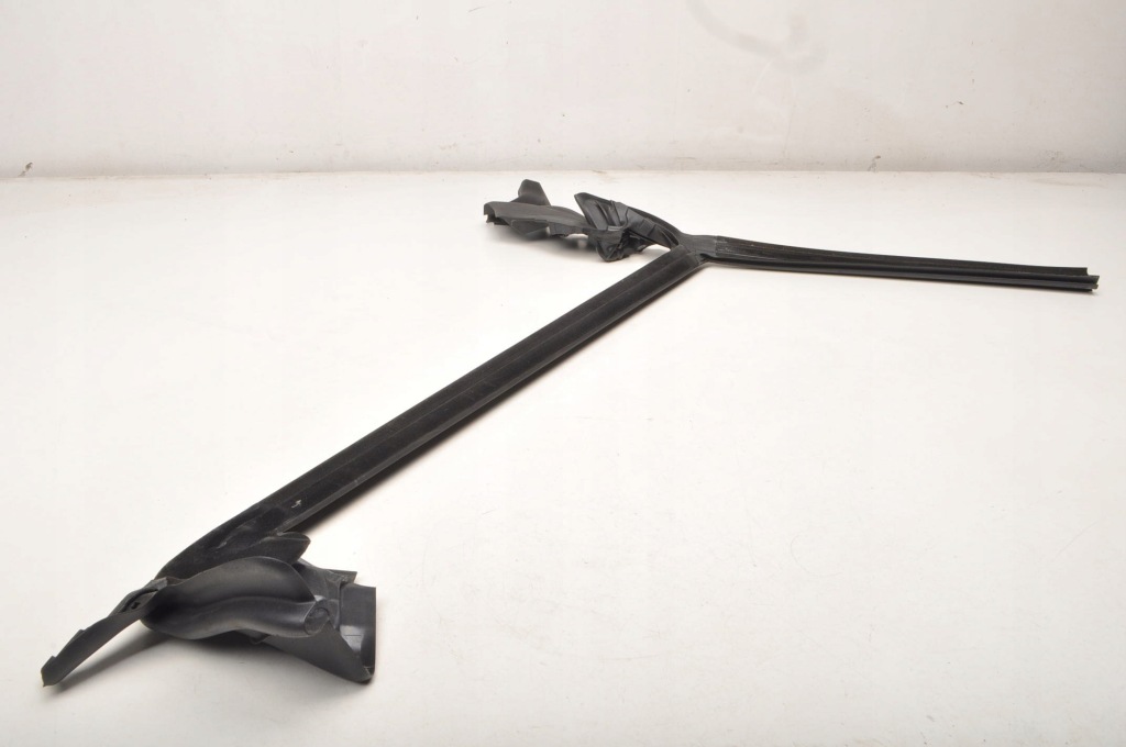 фото №1, Bmw 8 g16 gran coupe прокладка двері правий перед 7435430