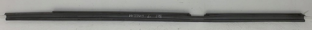 Молдинг прокладка левая mercedes w115 w114 в Украине