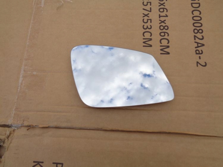 фото №1, Оригинальный правый вкладыш bmw x1 f48