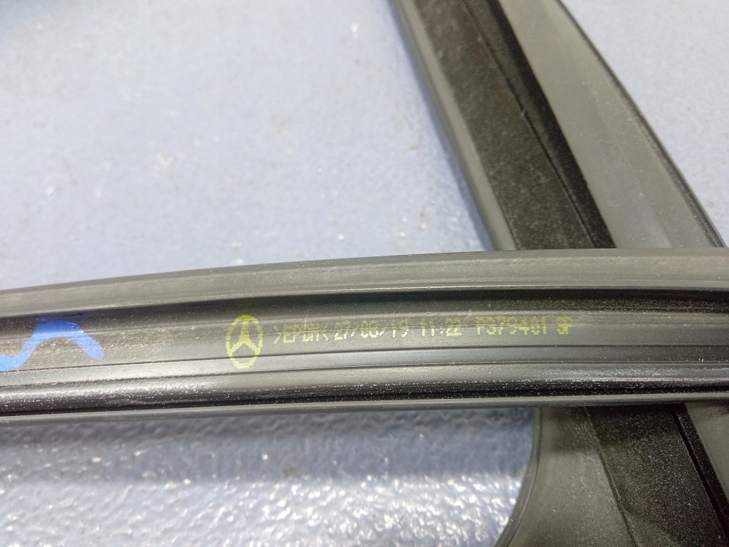 фото №6, Mercedes glc x253 прокладка напрямна скло двері лівий задня p379002 149