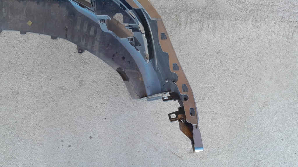 Audi оригінальний номер 8u0807437d бампер Доставка