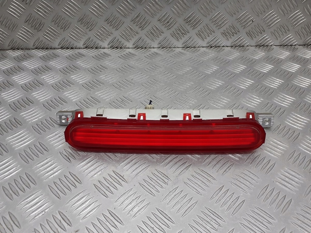 фото №1, Свет стоп-сигнал toyota corolla verso 81570-0f011