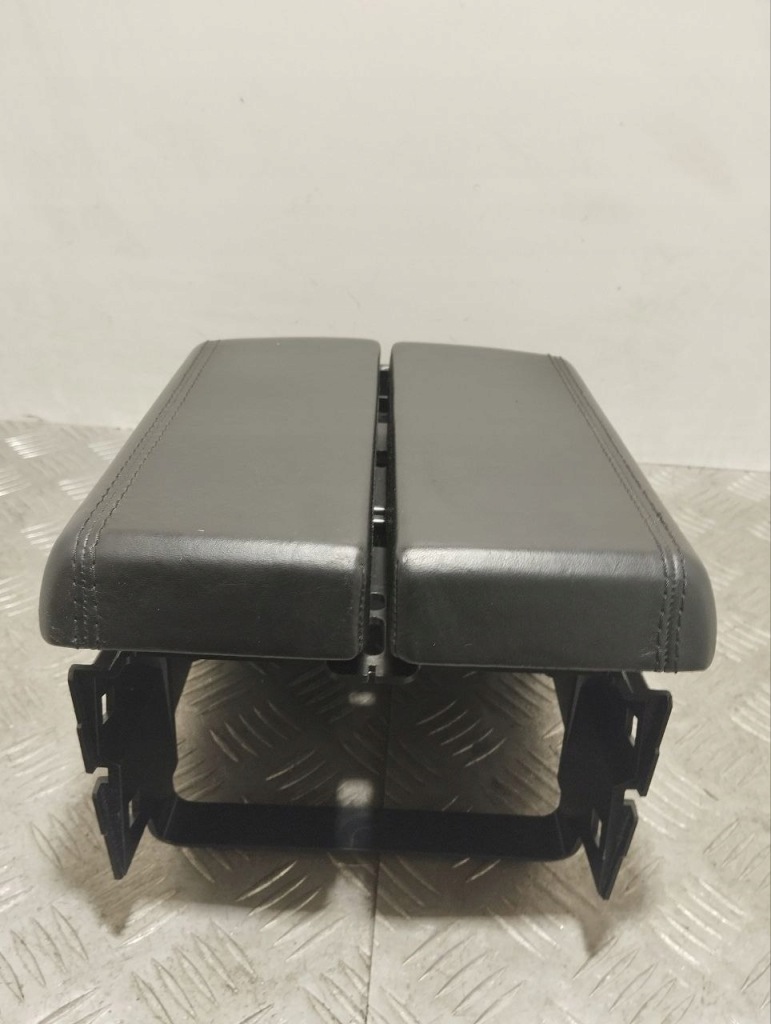 фото №7, Tesla model s 2013 подлокотник туннель среднего 102424100a