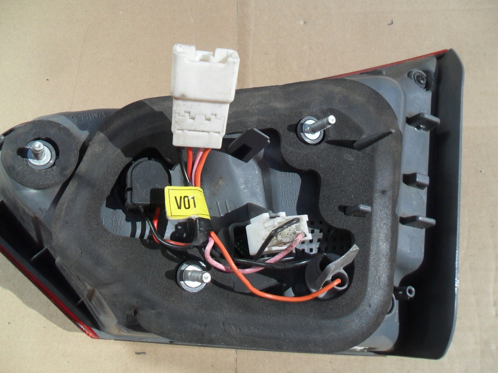 фото №15, Hyundai i40 kombi lift - лампа лівий задня led 15-19