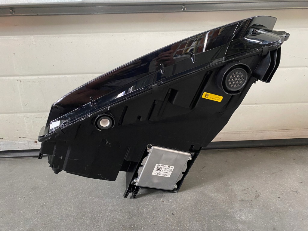 фото №3, Audi r8 4s0 laser права лампа