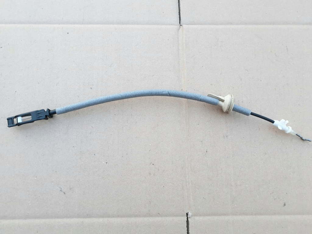 Купити Трос тягa замка задні vw passat b8 3g0839085f