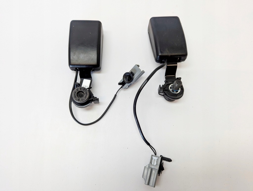 Купить Клипса вставка поперечина перед range rover sport 2 l494