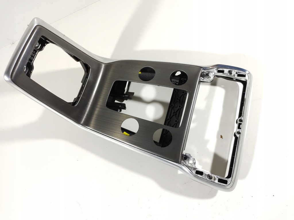 фото №12, Volvo v40 12- рамка панель радіо обдув