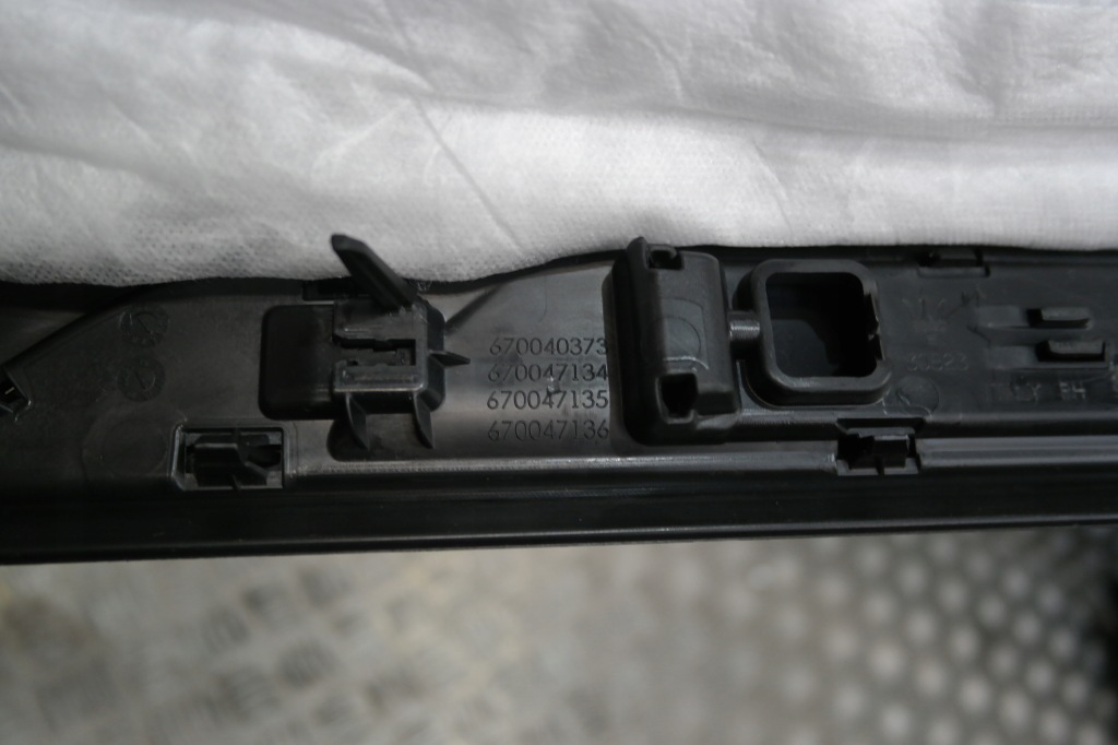 фото №3, Maserati levante молдинг порог внутренняя правая