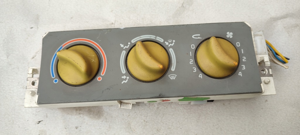 фото №1, Renault twingo 93-06r панель обдув 52479161