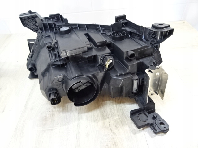 Opel mokka led фара левая перед новая  9834008280 Недорого