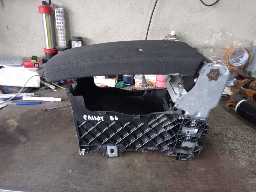 фото №1, Vw passat b6 - подлокотник 3c0864207