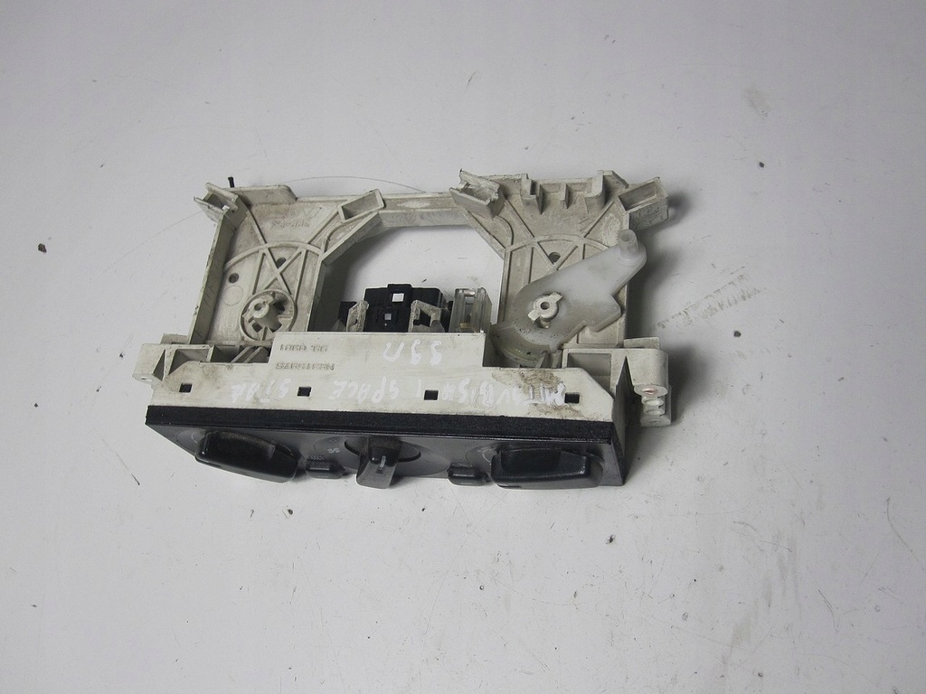 фото №10, Панель керування вентиляція mitsubishi space star 99