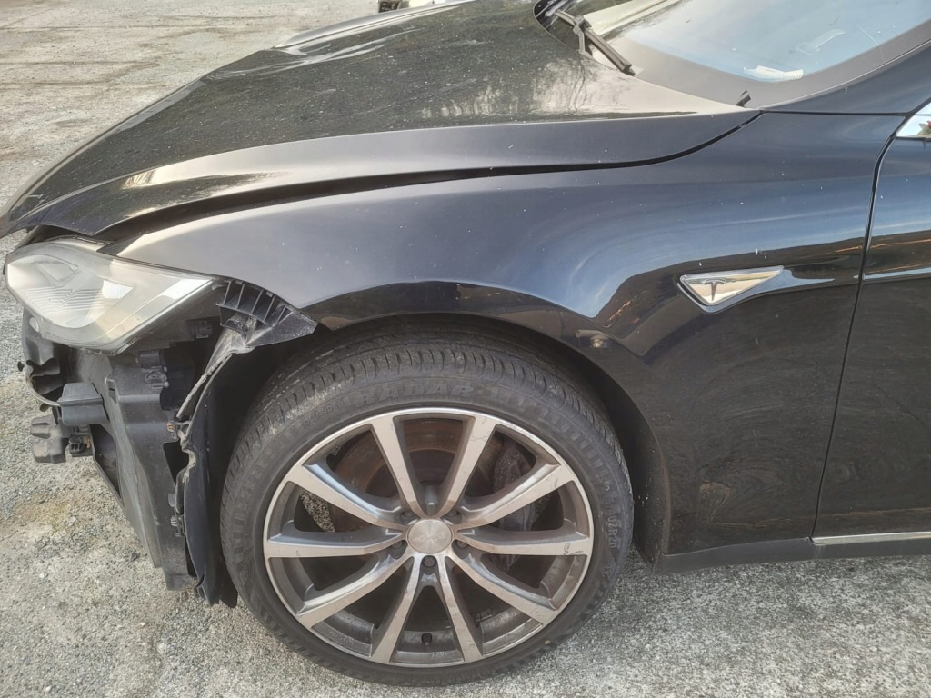 Купить Tesla s 13-16r крыло  перед левое  pbsb