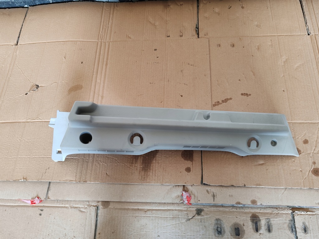 фото №1, Кронштейн полиця багажника праве renault scenic iii 799110012r