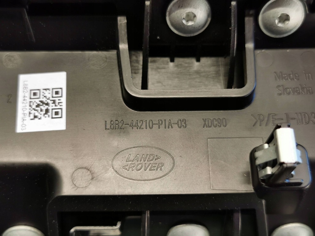 Land rover defender 2 l663 20- спойлер третье  фонарь  стоп l8b2-13a613-ad Цена