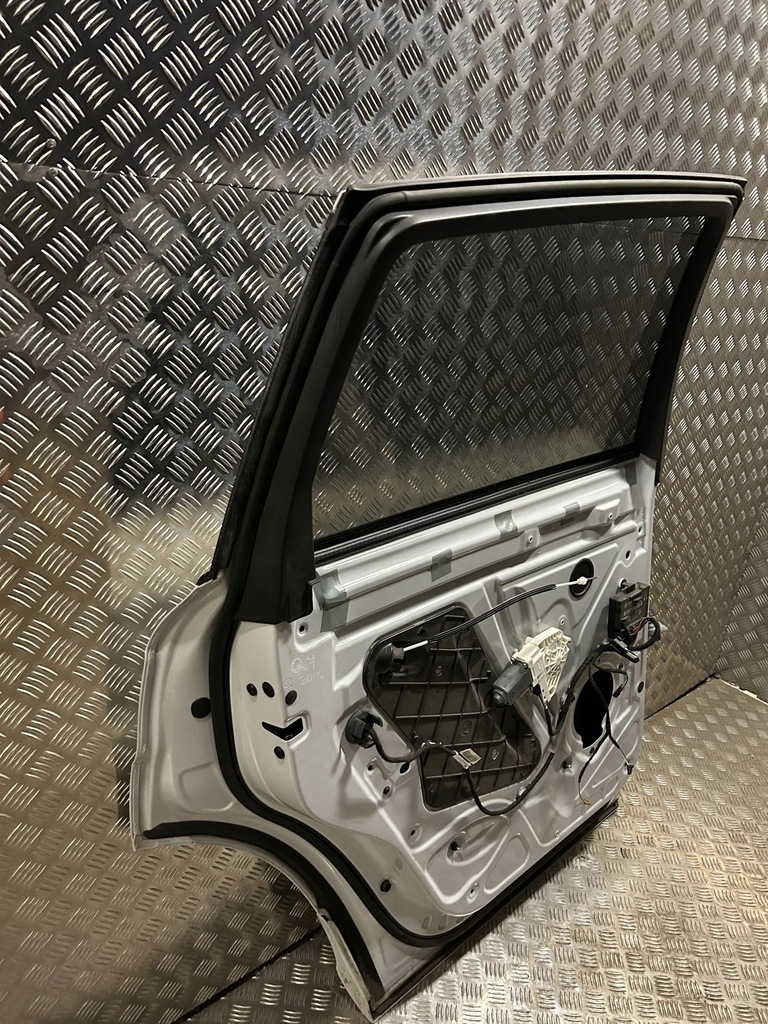 фото №14, Audi q7 4l 2012 левая сторона дверь задние