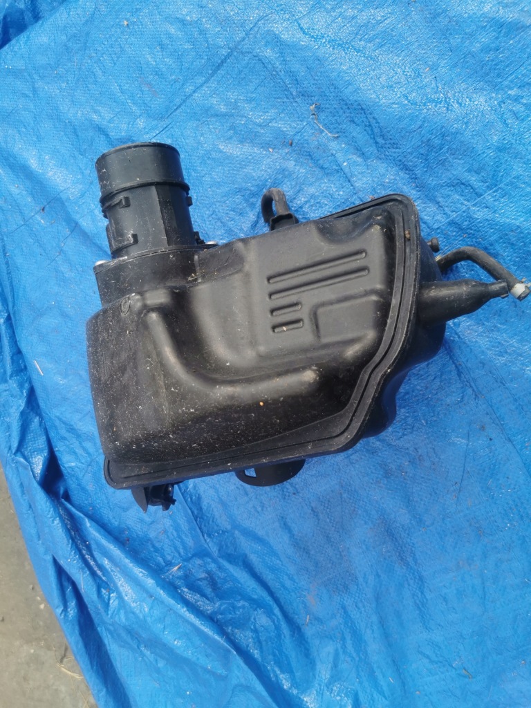 фото №1, Nissan оригінальний номер 1087755s01 корпус фільтра повітря