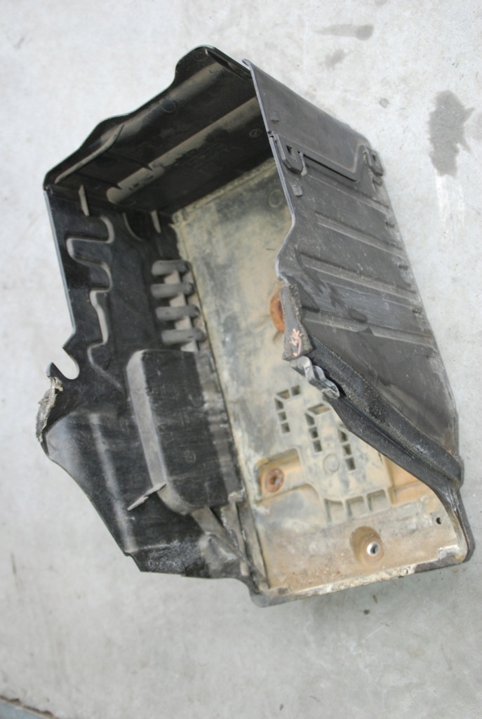 фото №1, Основание аккумулятор volvo s80 ii 2.4 d5 07r.