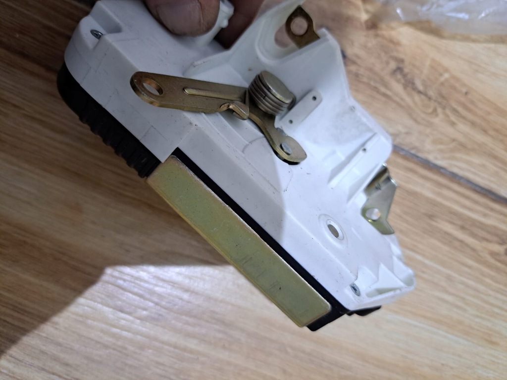 фото №6, Замок дверь правый задний peugeot 206- 406