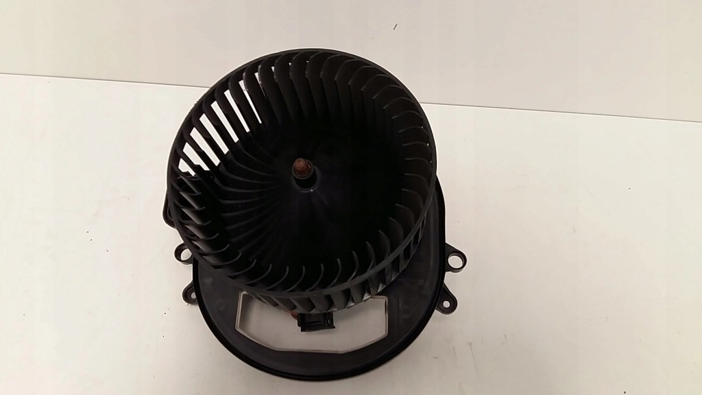 Купить Вентилятор воздуходувка салона bmw 9237557