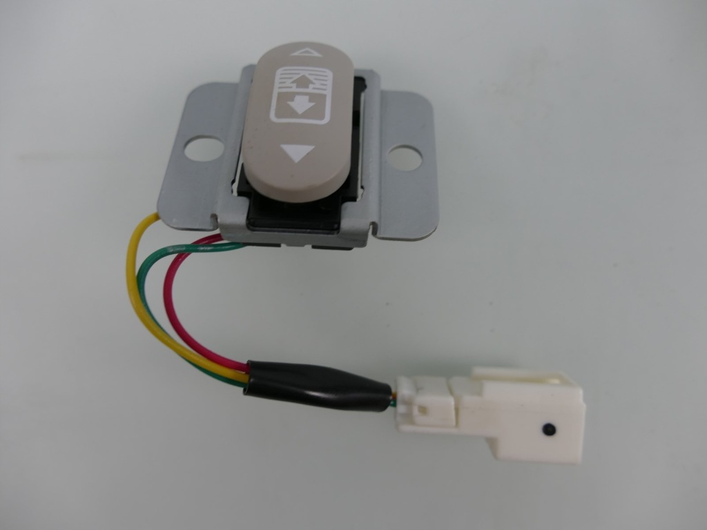 фото №1, Nissan qashqai j11 lift кнопка люк 21r