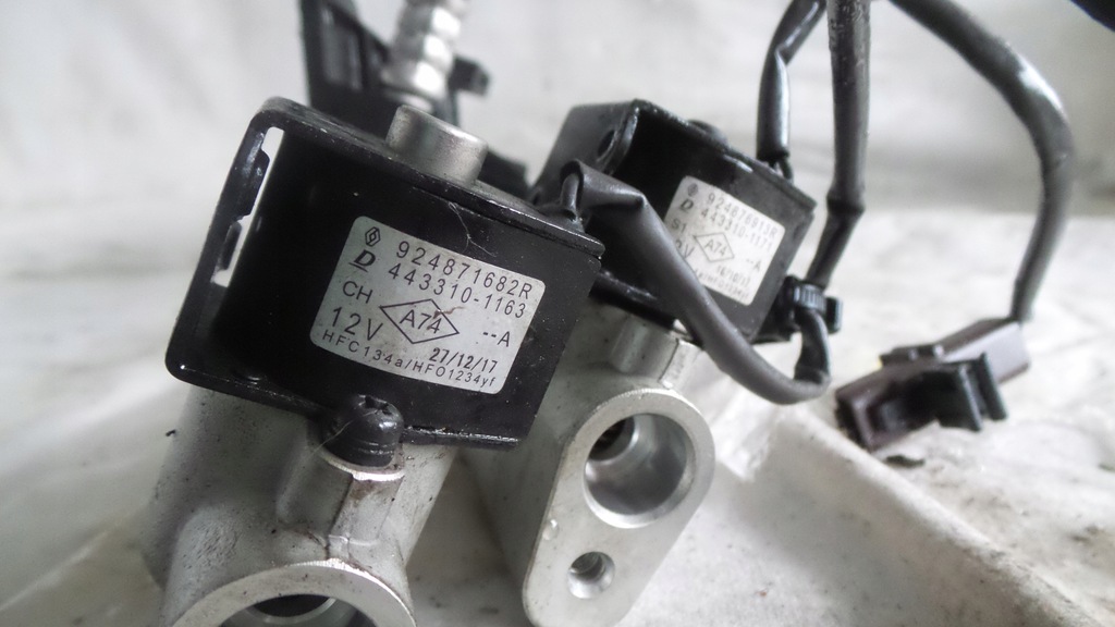 фото №6, Шланг кондиціонера renault zoe 924467761r трубка кондиціонер 924871682r