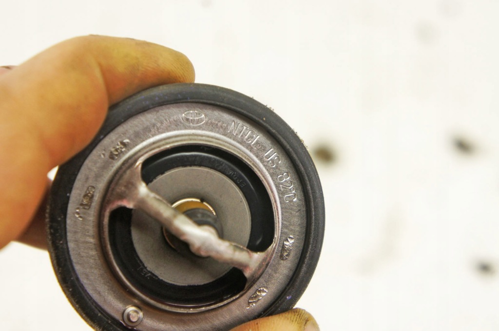 Sx223 toyota corolla e21 xii 1.6i термостат в Украине