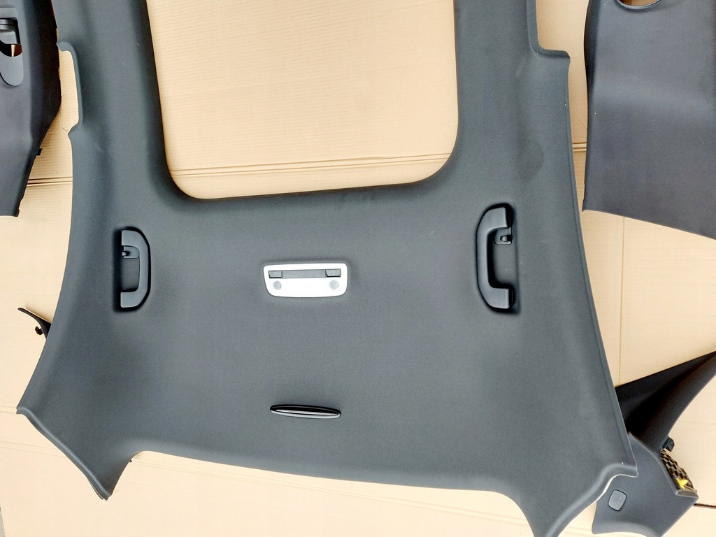 фото №6, C-klasa cla w117 потолок обшивка стойка amg sedan 19r.