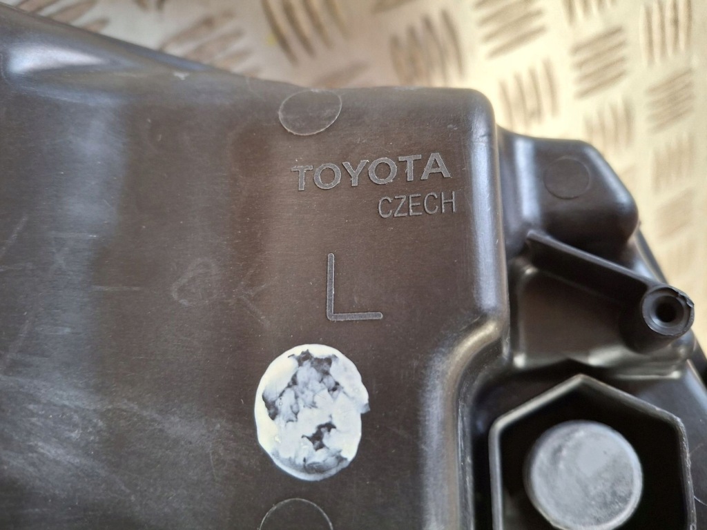 Фара левая передняя led toyota avensis 3 drugi рестайлинг  2015r- Киев