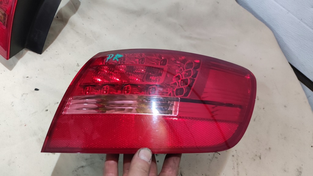 Купити Audi a6 c6 4f фара правий задній універсал led 4f9945096