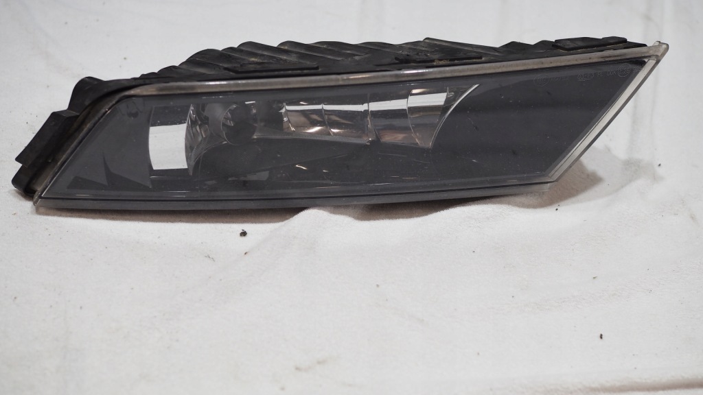 фото №1, Skoda superb 3 lift противотуманная фара правый 3v0941700b