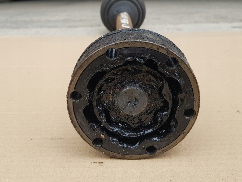 Привідний вал ліве перед / audi a3 8p golf v / 1.6 8v mpi 102km / механічна коробка передач 5 передач Оригінал