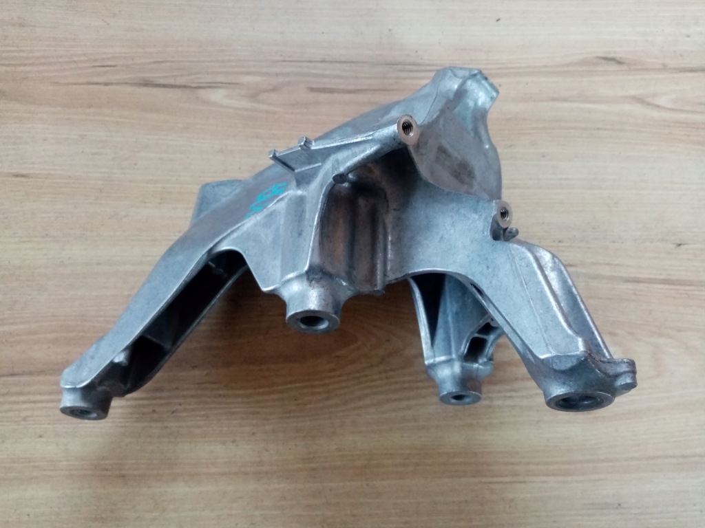 Купить Audi q5 кронштейн двигателя левая 1143