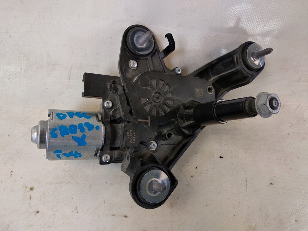 фото №1, Opel crossland x двигатель дворники задний задняя 17-