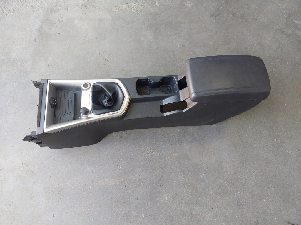 фото №1, Подлокотник туннель средний ssangyong tivoli