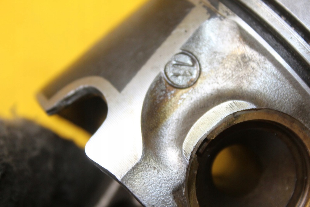 фото №11, Поршень шатун шату́н golf v a3 8p 1.9 tdi 038g