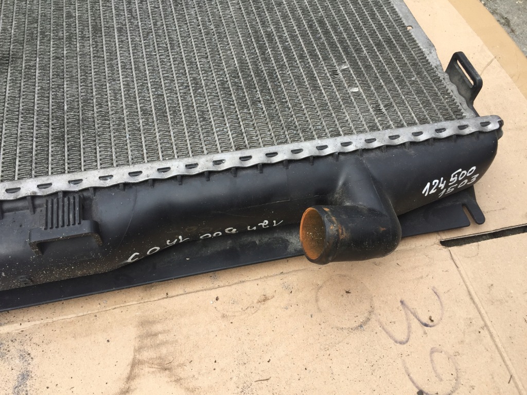 Mercedes радиатор воды a1245001503 Недорого