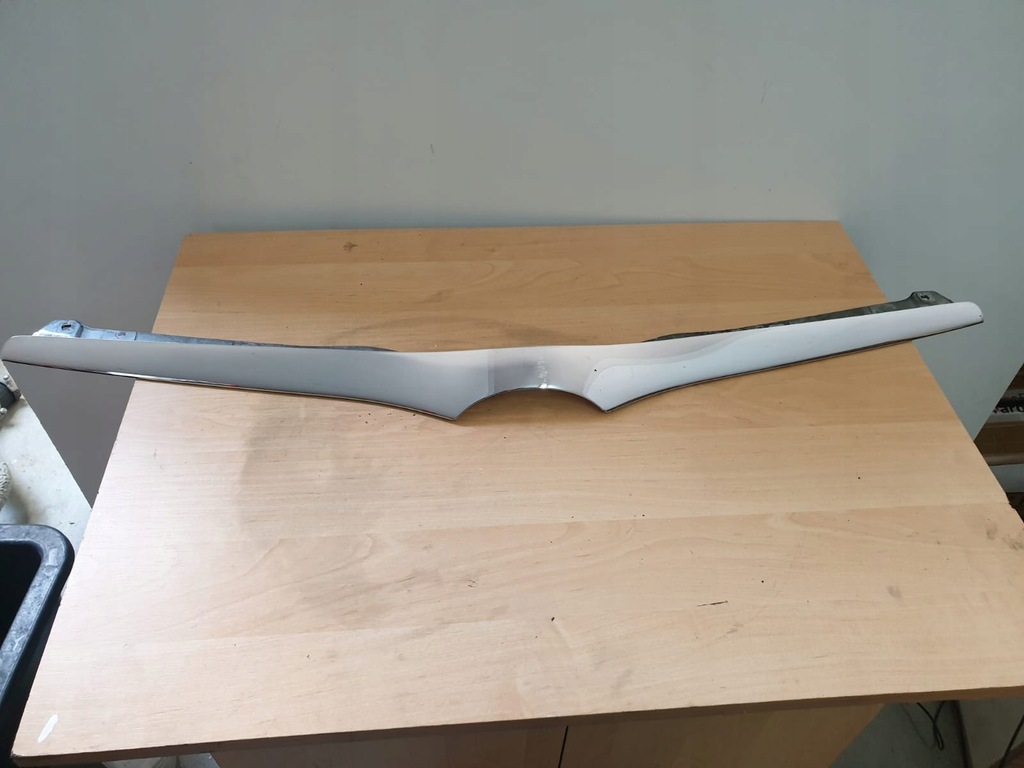 фото №1, Хром капот toyota corolla verso 01-04 75770-13040