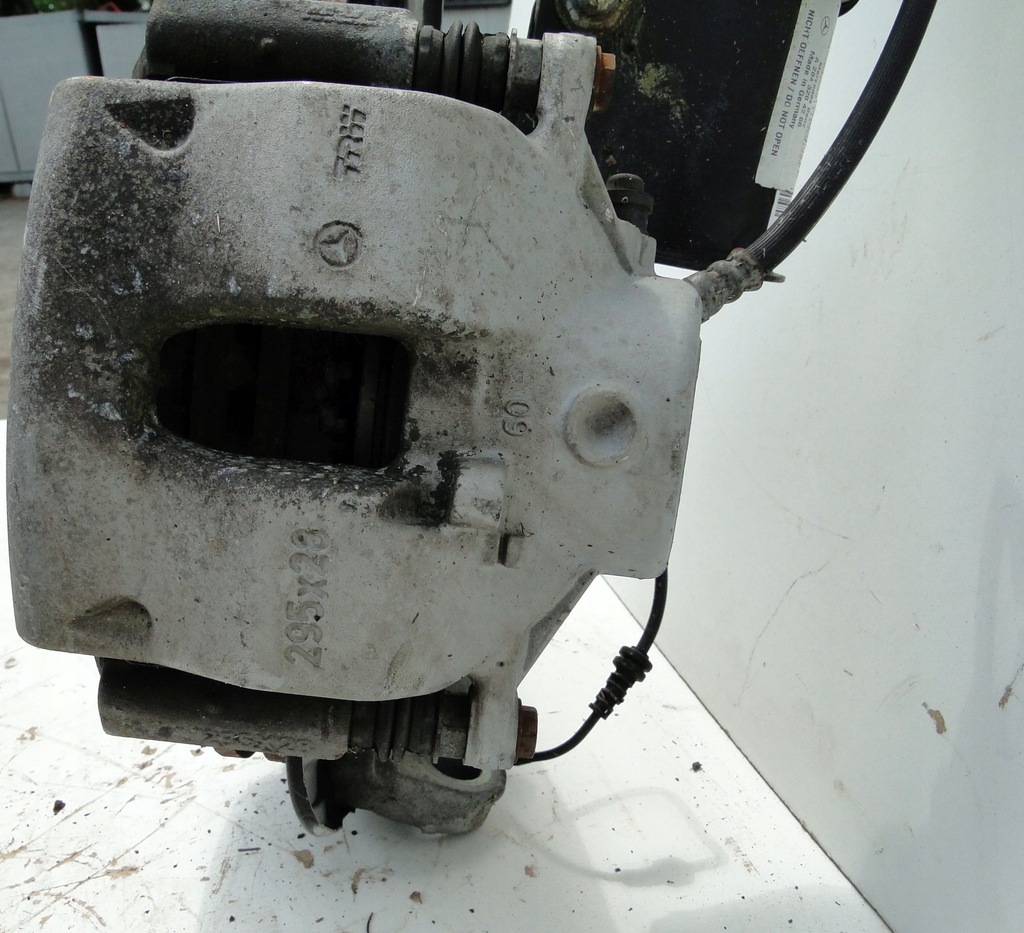 фото №8, Mercedes поворотний кулак передня права супорт a2043320201 clk 209 w209 295x28