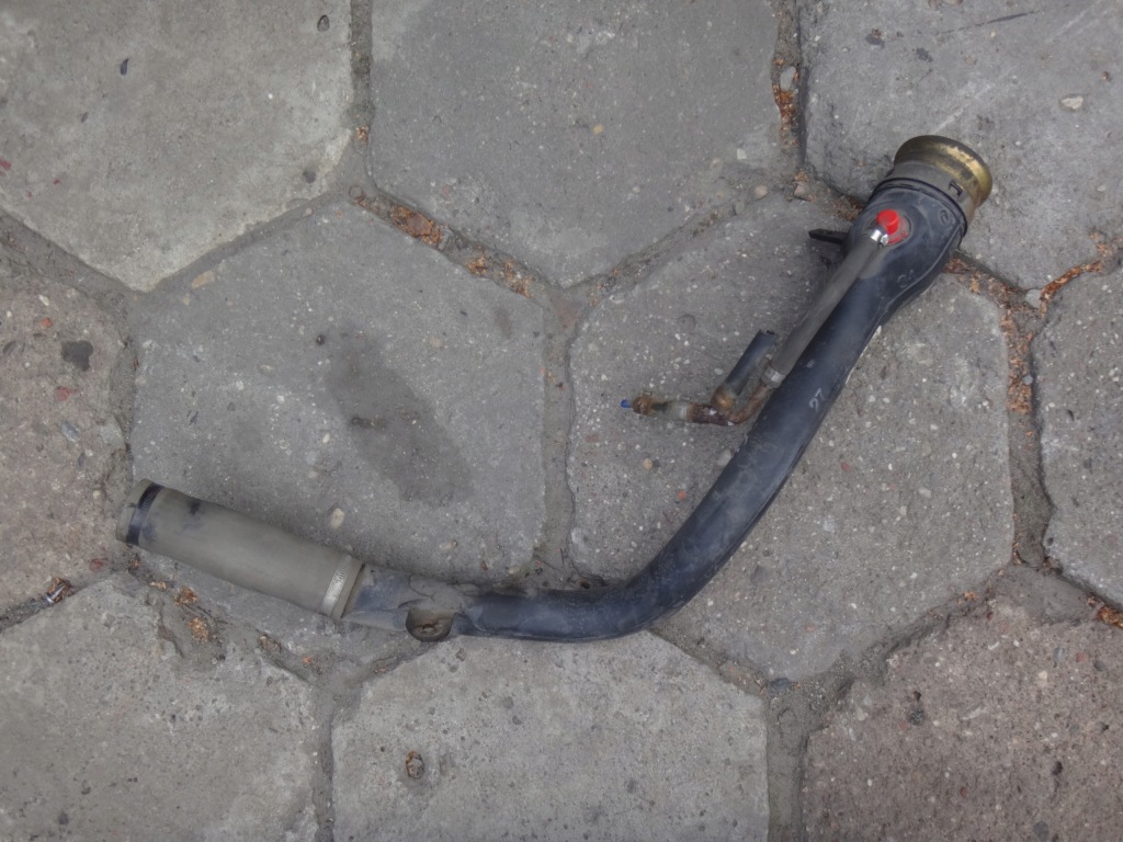 Купить Шланг заливной труба пабтрубок  топлива bmw e46 бензин