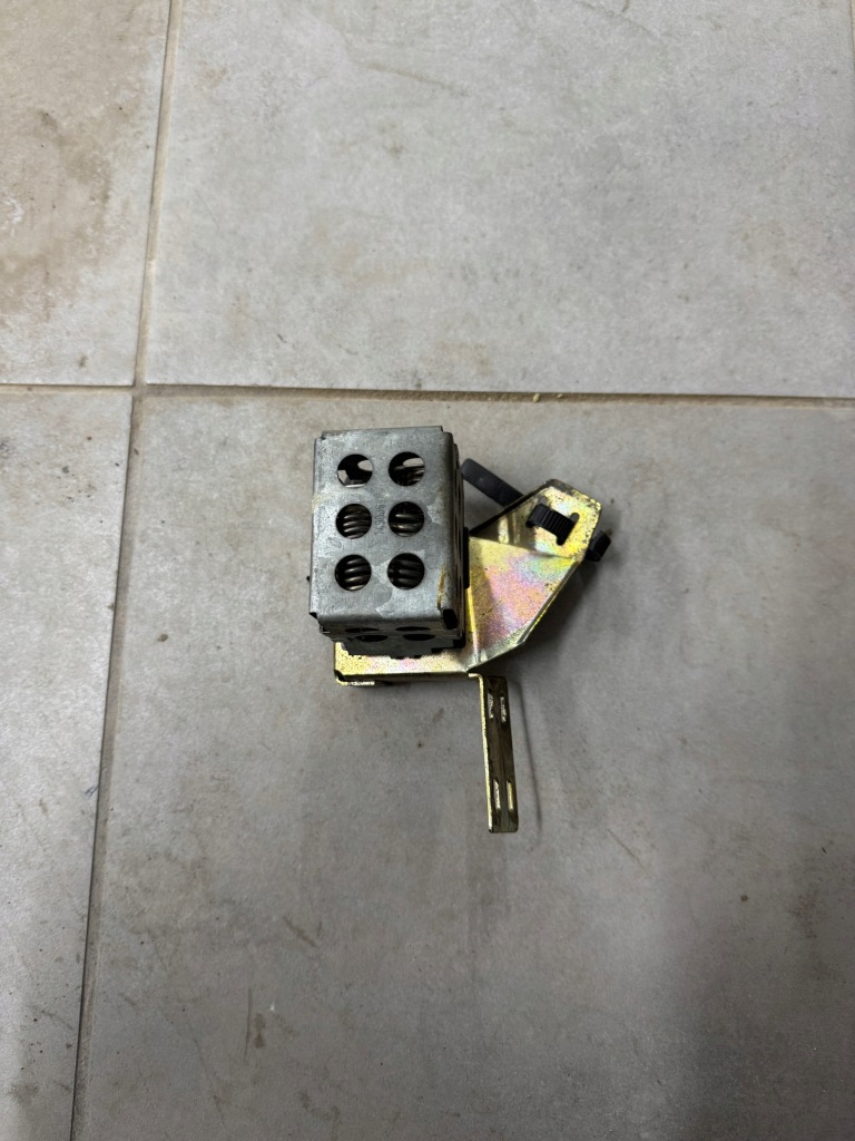 Купить Резистор отопителя mercedes w126 se