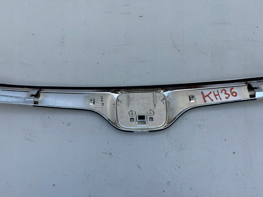 фото №11, Honda cr-v 5 v 17r- накладка молдинг крышки багажника задняя