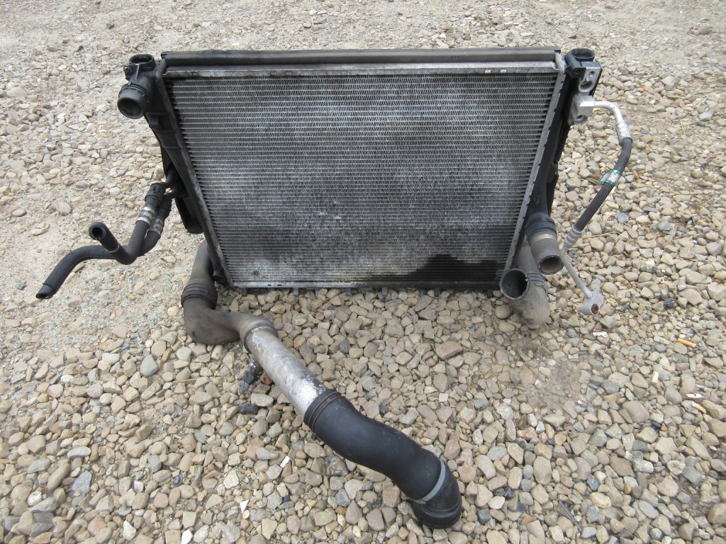 Комплект радіатор води кондиціонер інтеркулер кронштейни  бампера bmw x3 e83 2.0 d в Україні
